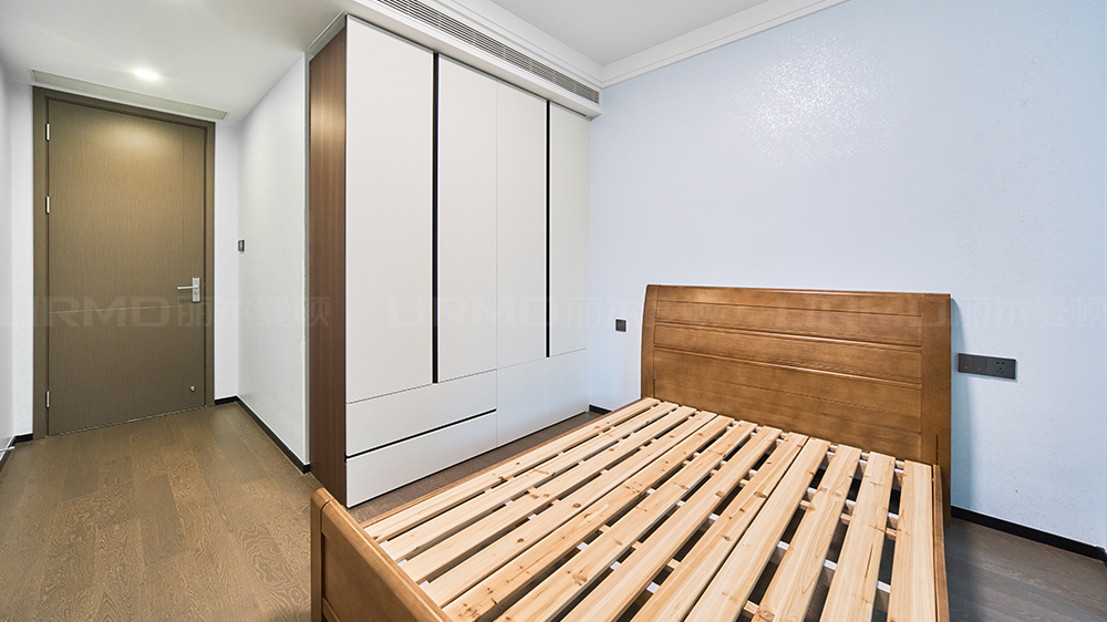 現代風-美的云越